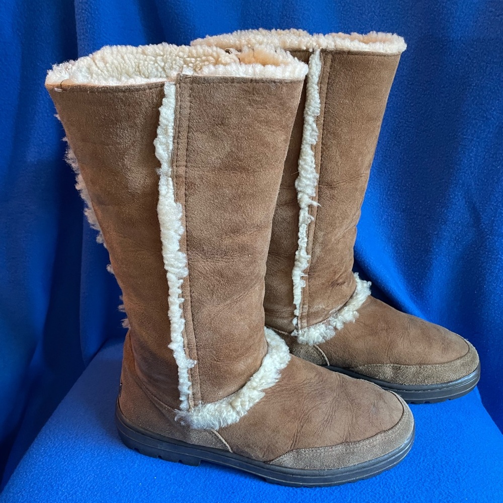 UGG Australia Sundance II 5325 Chestnut Brown Sheepskin Winter Boots Womens 10.